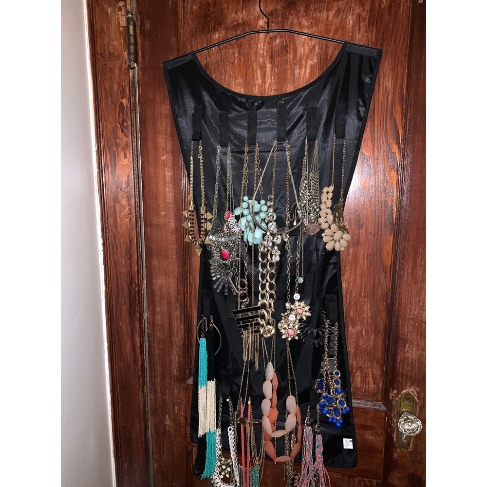 necklace holder with multiple spots very durable